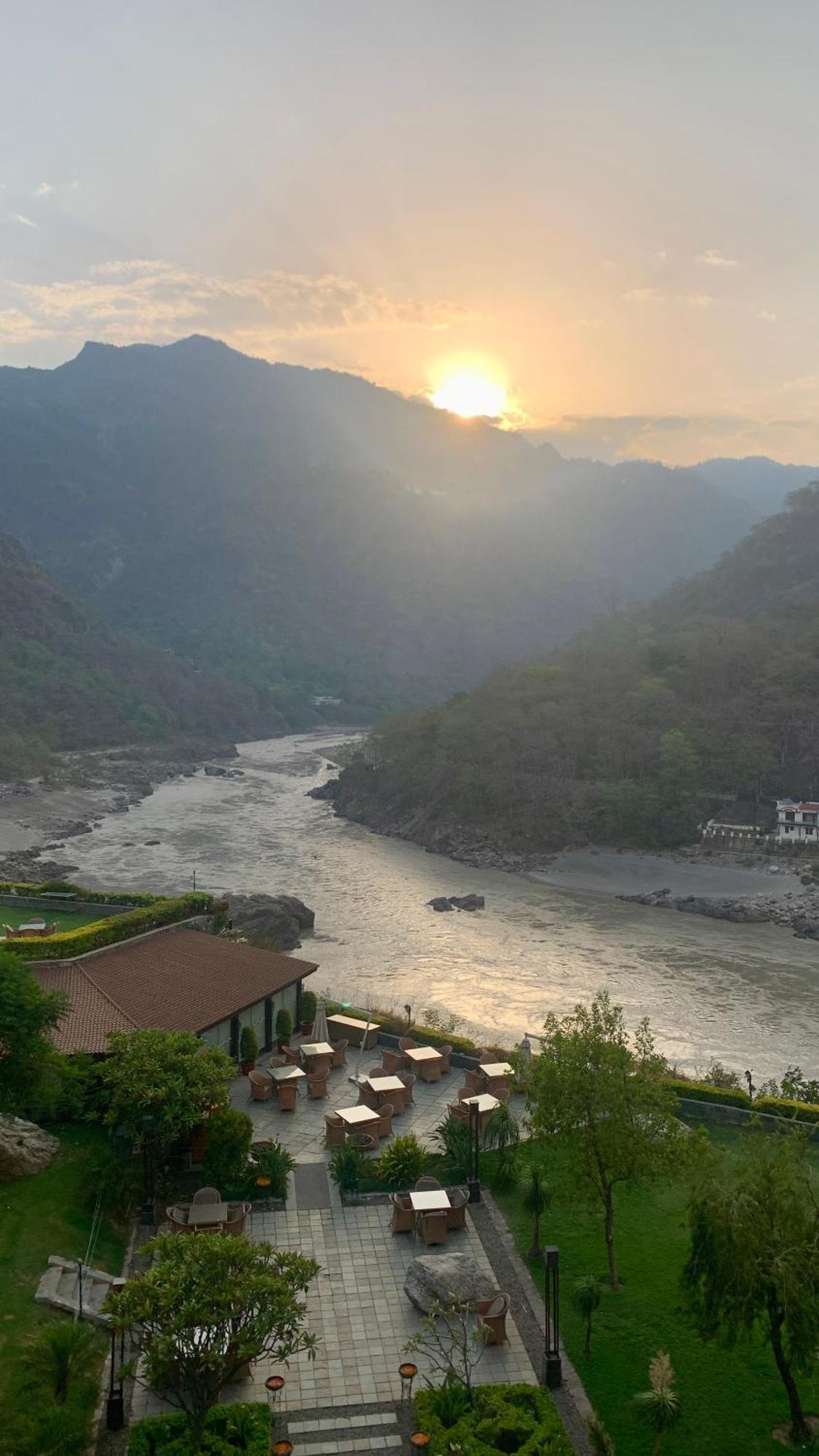 Luxury Aloha Majestic Apartments Rishikesh Luaran gambar