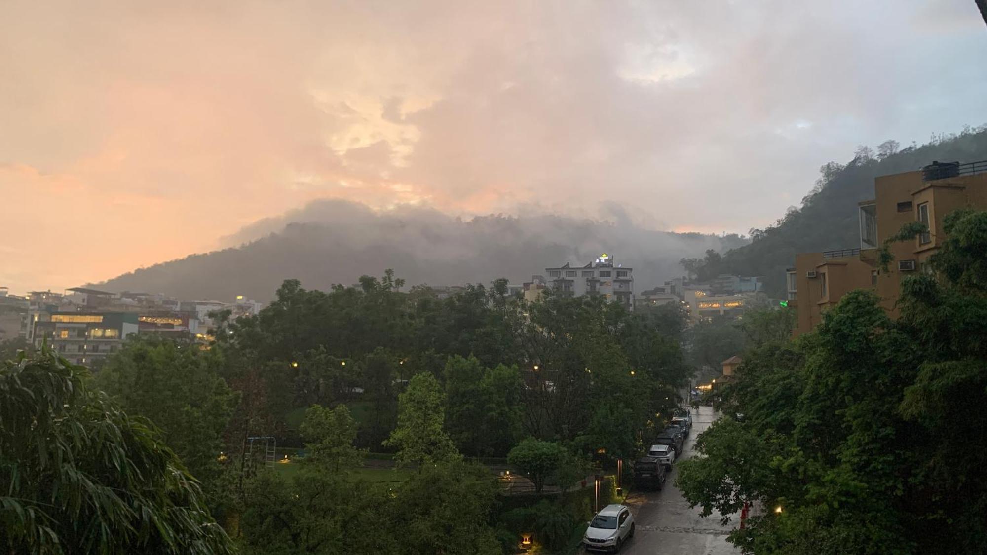 Luxury Aloha Majestic Apartments Rishikesh Luaran gambar