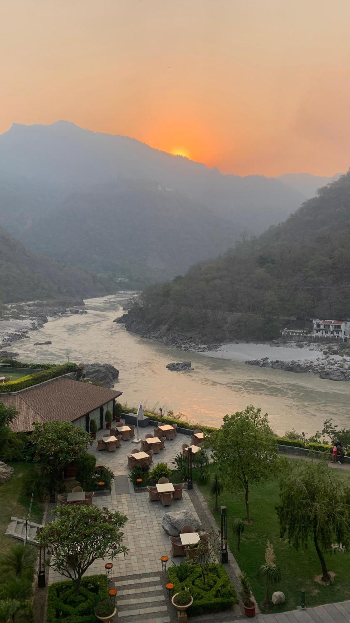 Luxury Aloha Majestic Apartments Rishikesh Luaran gambar