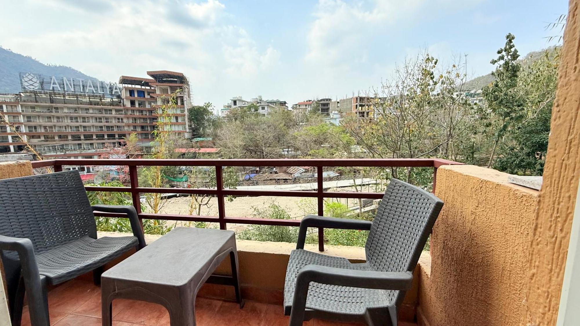 Luxury Aloha Majestic Apartments Rishikesh Luaran gambar